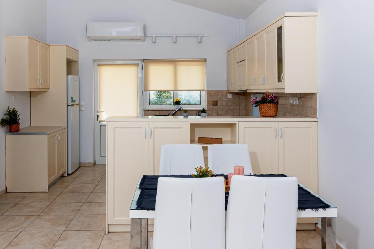Bona'S Guest House Αγιά Εξωτερικό φωτογραφία