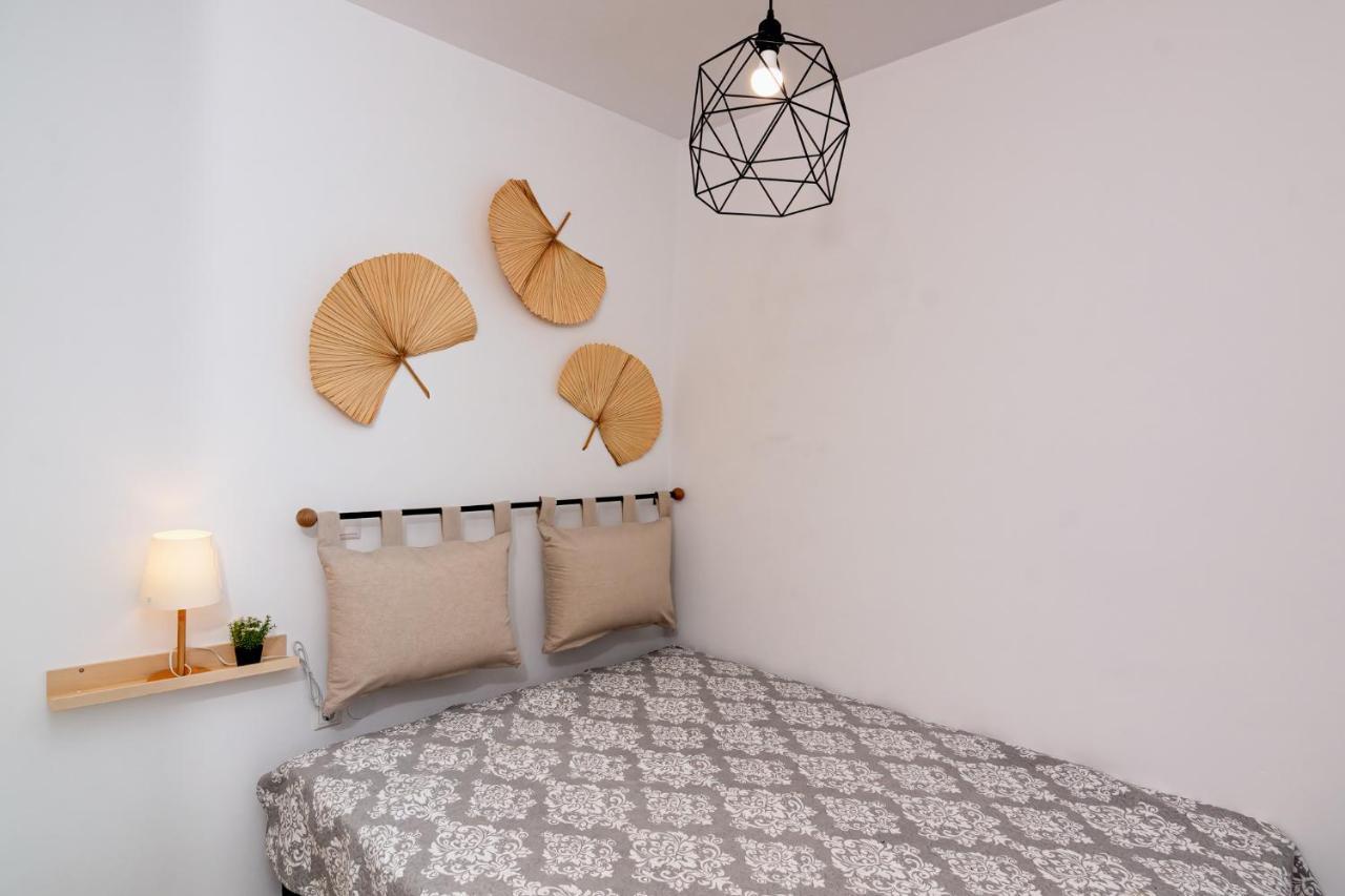 Bona'S Guest House Αγιά Εξωτερικό φωτογραφία